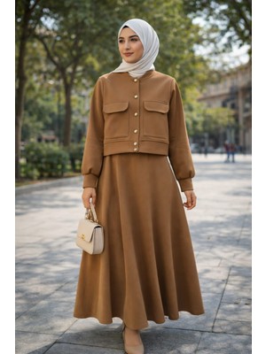 Moda Tesettür Scuba Kumaş Etekli Takım – Düğmeli Ceketli, A Kesim Uzun Etek, Şık ve Rahat Günlük & Ofis Kombini