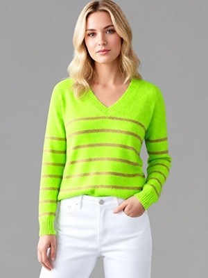 Trendseninle Kadın Fıstık Yeşili V Yaka Vizon Çizgili Triko Kazak