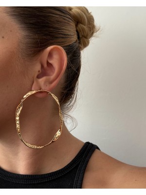 Sevvostakı Desenli Marka Model Şık Gold Detay Halka Küpe