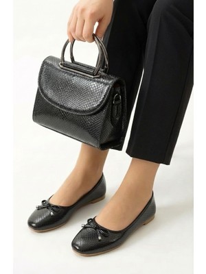 Moda Ayra Fiyonk Detaylı Rugan Günlük Kadın Babet ve Ev Ayakkabısı