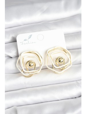 Net Damla Pirinç Gold Renk Beyaz Mineli Geometrik Gül Model Kadın Küpe
