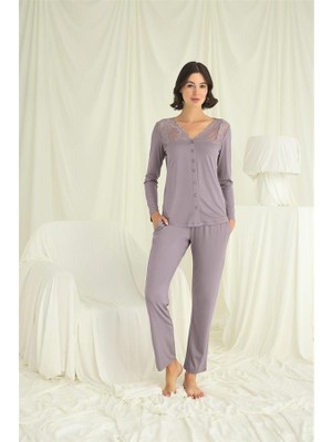 Aesco Yakası Kolu ve Omzu Dantelli Boydan Düğmeli Pijama Takımı