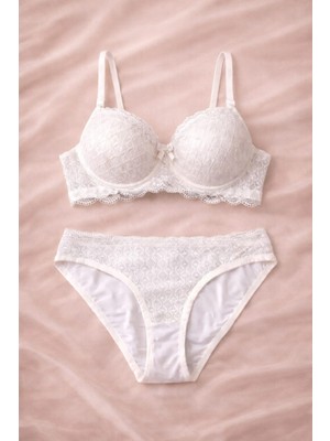 Solenia Beyaz Dantel Detaylı Dolgulu Sütyen Slip Külot Takımı