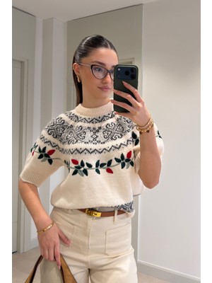 Magarde Nakış Işlemeli Kısa Kol Triko Kazak- Ekru