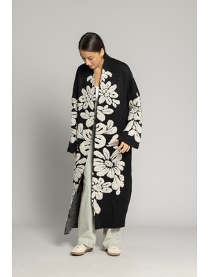 Nisan Triko Çiçek Desenli Uzun Hırka