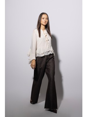 Nisan Triko Fırfırlı Bağcıklı Bluz