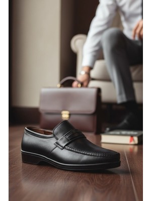 Enoch Hakiki Deri Siyah Ortopedik Bağcıksız Lastik Detaylı Erkek Klasik Baba Ayakkabı