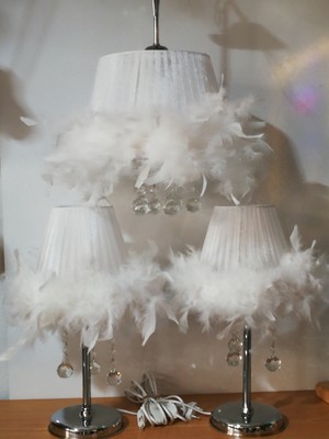 Normadia Krem Tüylü Taşlı Yatak Odası Avize ve Abajur Seti, Şık ve Zarif Tasarım