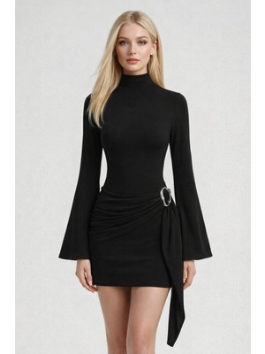 GILLA'S QUEEN Kadın Siyah Dik Yaka Volanlı Kol Detaylı Tokalı Abiye Elbise