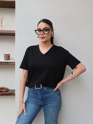 Esra Helvacı Siyah V Yaka Düz Orj Tshirt