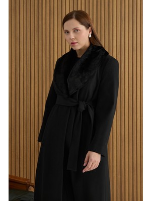 Aker Siyah Seyyar Kürk Yakalı Manto