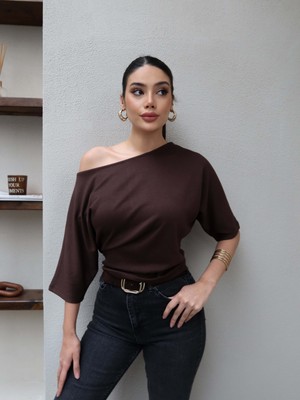 Esra Helvacı Kayık Yaka Düz Tshirt