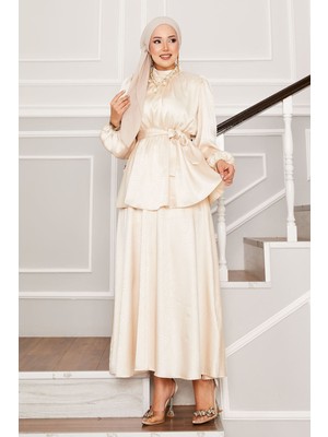 Md Beli Büzgülü Kuşaklı Jakar Takım Krem