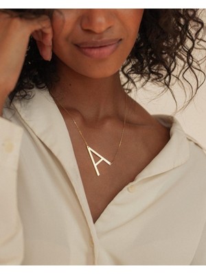 Kadın 925 Ayar Gümüş Kişiye Özel Harfli Altın Kaplama Yatay Kolye