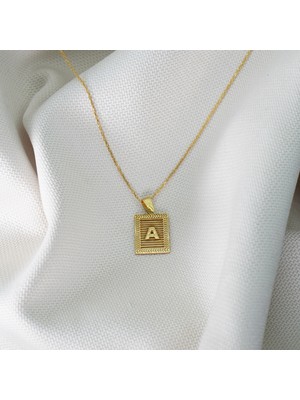 Kadın 925 Ayar Gümüş Altın Kaplama Harfli Çerçeve Model Kolye