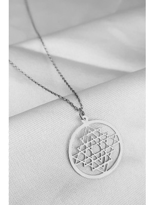 Kadın 925 Ayar Gümüş Sri Yantra Kolye