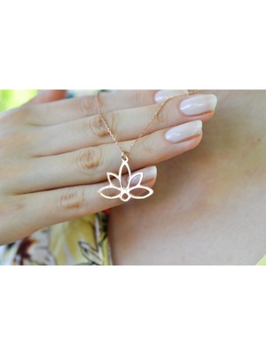 Kadın 925 Ayar Gümüş Rose Sonsuz Yaşamın Simgesi Lotus Çiçeği Kolye