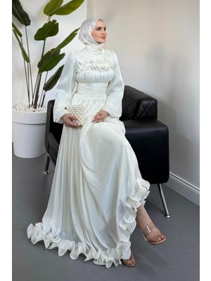 Merven Akyüz Maryam Altı ve Göğüs Kısmı Fırfırlı Janjan Abiye Ekru