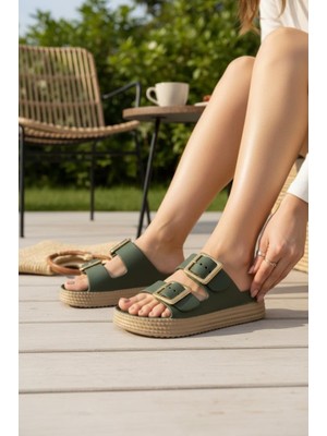 Akınalbella Kadın Çift Bantlı Gold Toka Detaylı Hasır Görünümlü Yüksek Taban Yazlık Terlik