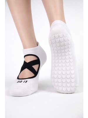 Carnaval Socks Beyaz Renkli Pilates & Yoga Silikonlu Kazymaz Tabanlı Patik Çorap