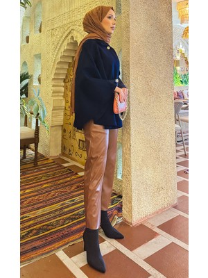 Md Seyyar  Kemerli Düğme Detaylı Tesettür Kaşe Panço Lacivert