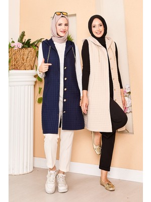 Md Kapüşonlu Gold Düğme Detaylı Kapitone Yelek Lacivert