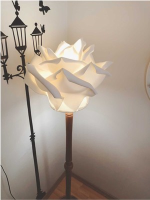 Normadia Şık Eva Gül Tasarım Lambader Başlığı, Modern ve Zarif Aydınlatma