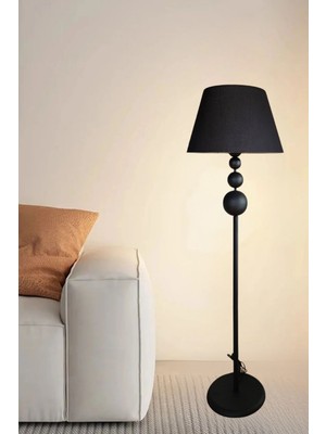 Normadia Şık Siyah Başlık Lambader, Modern ve Zarif Aydınlatma Parçası