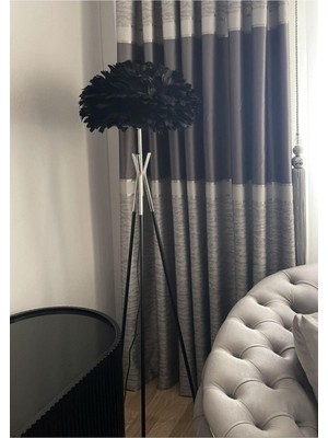 Normadia Şık Gümüş Siyah Tripod Lambader, Gerçek Kuş Tüyü Detaylı ve Modern Tarz