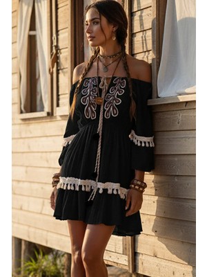 Düşük Omuz Nakışlı & Ponponlu Püsküllü Mini Etnik Otantik Elbise