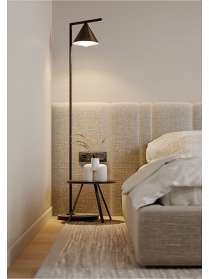 Normadia Modern Konik Başlıklı Şık Lambader, Ev ve Ofis Dekoruna Zarif Dokunuş