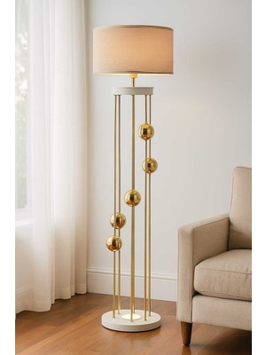 Normadia Şık ve Dayanıklı Parlak Metal Masa Lambası, Modern Tasarım