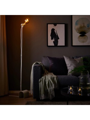 Normadia Modern Beyaz Yer Lambasıyla Şık ve Aydınlık Yaşam Alanları