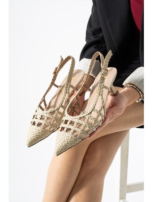 Best Cover Arvıa Kadın Sivri Burun Slingback Örgü Detaylı Ince Topuklu Ayakkabı