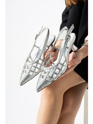 Best Cover Arvıa Kadın Sivri Burun Slingback Örgü Detaylı Ince Topuklu Ayakkabı