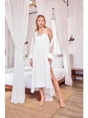 MOTTO10 Butik Dantelli ve Dekolteli Saten Sabahlık Takımı