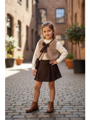 Balgüneş Kız Çocuk Şort Etekli Yelek Bluz Çanta 4'lü Takım