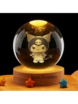 Keyfim Shop Kişiye Büyük Boy Işıklı Ahşap Kaideli Kuromi Temalı Cam Küre 8cm