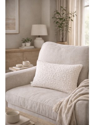 Needle Labirent Ekru Dikdörtgen Kırlent Kılıfı