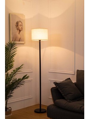 Normadia Vintage Tarzda Siyah Metal Gövde Krem Kumaş Köşe Lambası