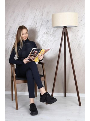 Normadia Krem Rengi Ahşap Ayaklı Modern Lambader, Şık ve Kullanışlı Tasarım