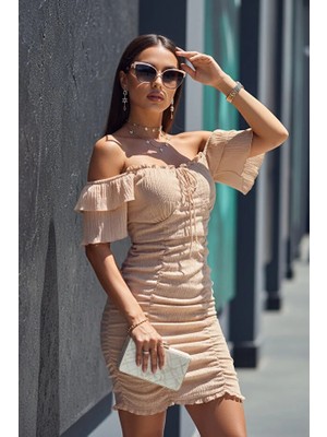 Düşük Omuz Minik Kol Göğüs Korseli Drapeli Dar Doğal Kumaş Pedli Kokteyl Tüp Elbise