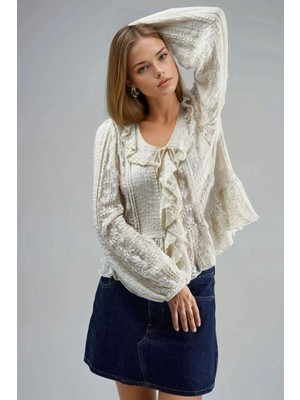 Hiccup Kadın Busem Fırfırlı Dantel Detaylı Gömlek Bej Doğal