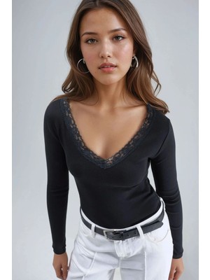 Hiccup Kadın Busem Slim Fit V Yaka Dantel Detaylı Bluz Siyah