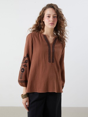 Lc Waikiki Yeni Sezon Kaçık Yaka Nakışlı Oversize Kadın Bluz