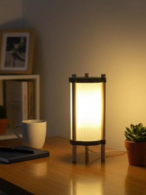 Normadia Ahşap Doğal Dokulu Masa Lambası, Şık ve Sıcak Işıklandırma