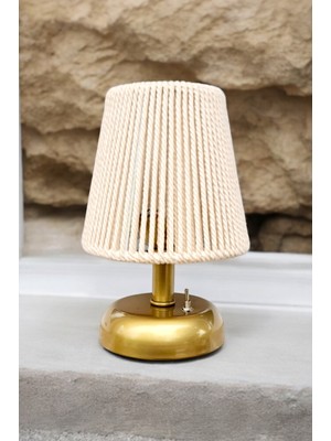 Normadia Şık Makrome Abajur, Kablosuz LED Mini Masa Lambası, Gold Metal Ayaklı