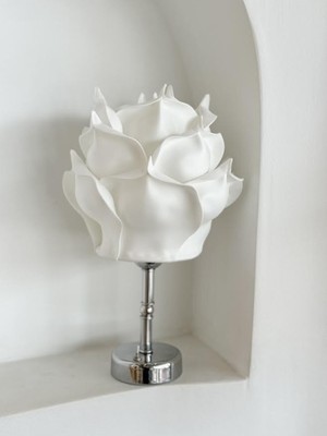 Normadia Beyaz Eva Gül Tasarım Kablosuz Masa Lambası, Şık ve Modern Aydınlatma