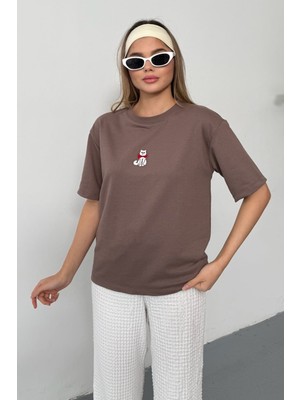 Giysa Kadın Bisiklet Yaka Kedi Nakışlı 2ip T-Shirt Açık Kahverengi - 26Y 26605