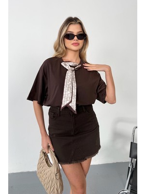 Giysa Kadın Fular Aksesuarlı %100 Pamuklu T-Shirt Kahverengi - 26Y 26509